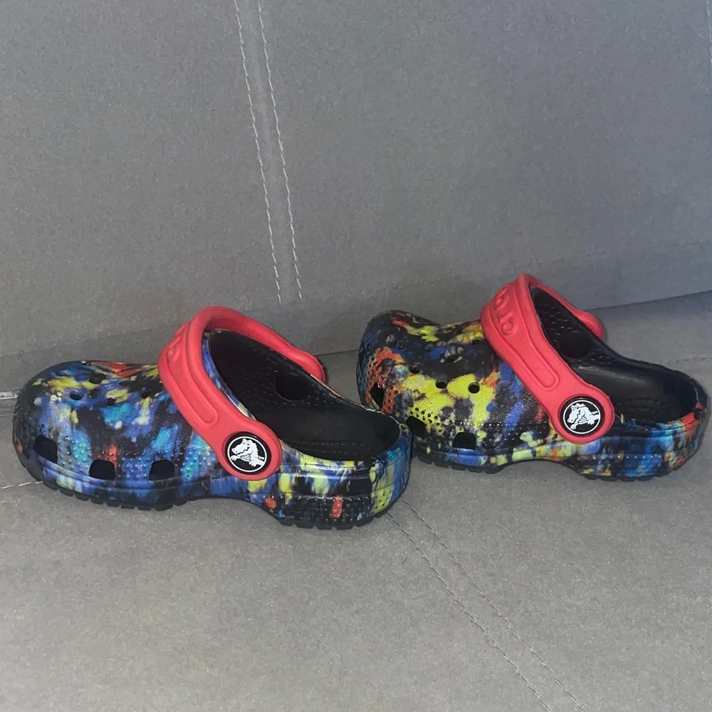 CROCS Kids Colorful Water Shoes with Red Strap